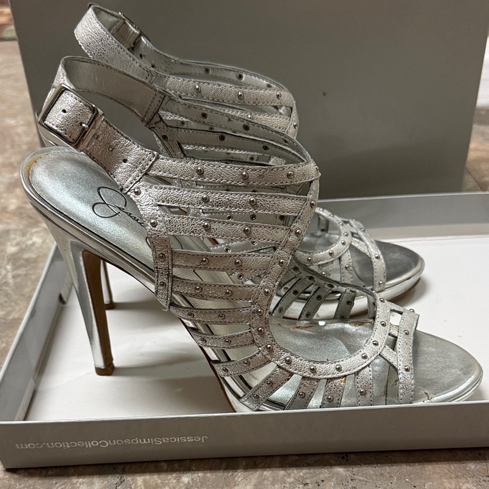 JESSICA SIMPSON Silver Rock Strappy Studded High-Heel Sandals Size 9